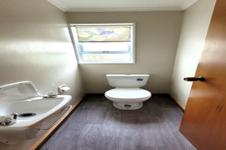 Photo of property in 8 Burns Street, Westown, New Plymouth, 4310