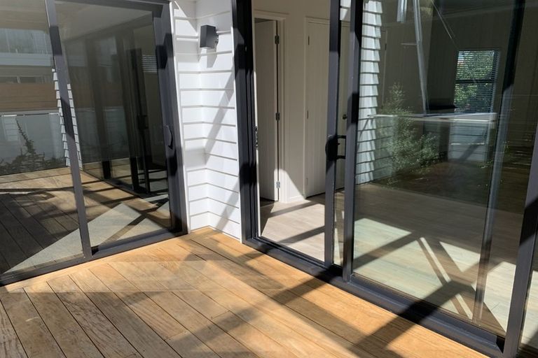 Photo of property in 10b Marama Street, Castor Bay, Auckland, 0620