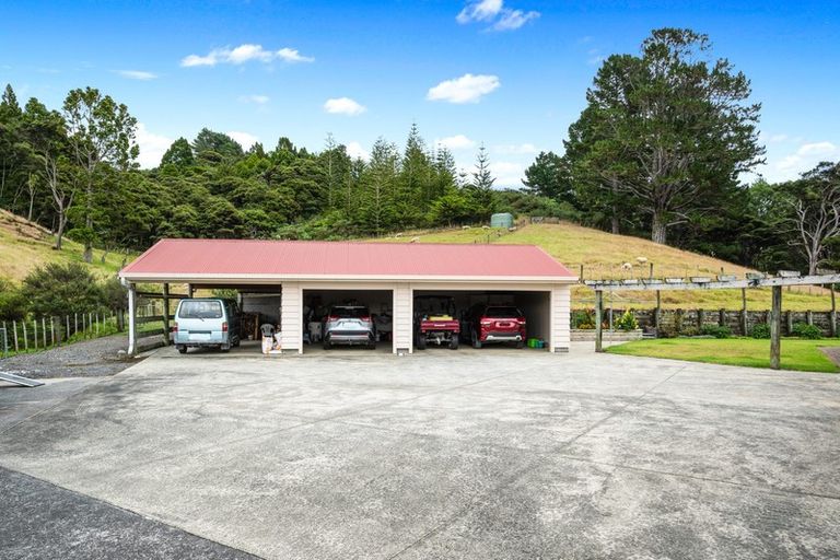 Photo of property in 97 Arrowsmith Road, Waitakere, Henderson, 0782