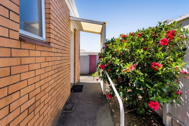 Photo of property in 2/56 Young Street, New Plymouth, 4310