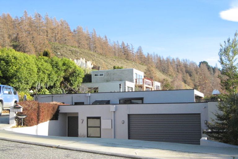Photo of property in 7b Morrows Mead, Wanaka, 9305