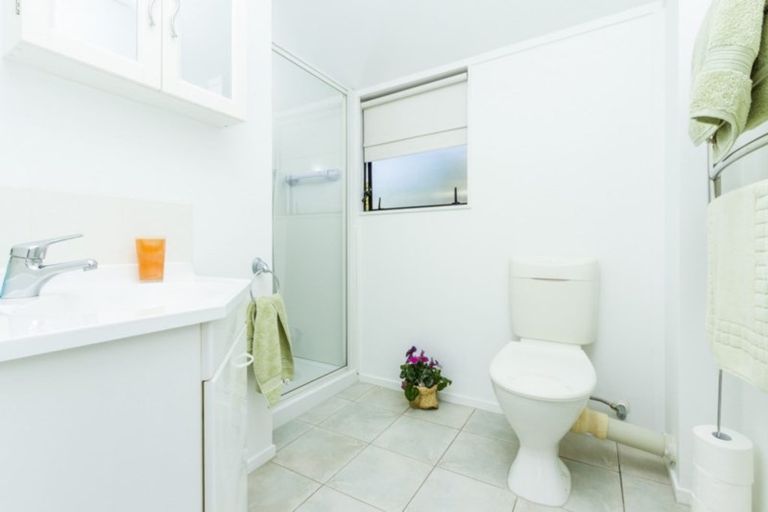 Photo of property in 1/97 Matipo Road, Mairangi Bay, Auckland, 0630