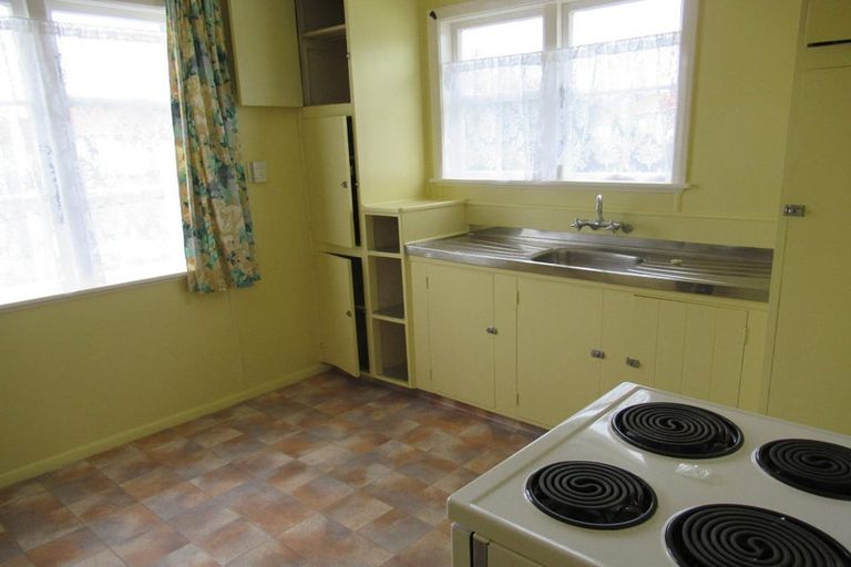 Photo of property in 13 Goldsmith Crescent, Levin, 5510