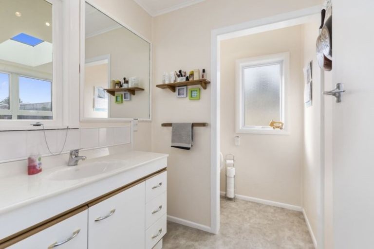 Photo of property in 6 Mckay Street, Wainuiomata, Lower Hutt, 5014