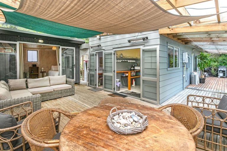 Photo of property in 33 Puriri Road, Te Kouma, Coromandel, 3581