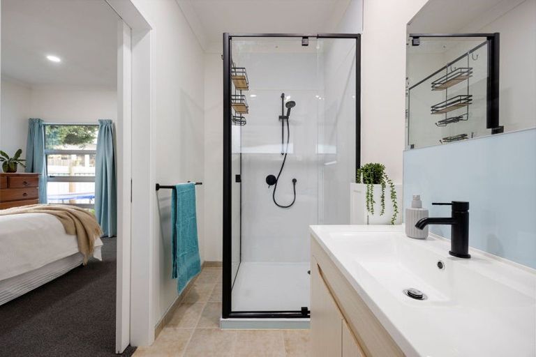 Photo of property in 27a Kenney Crescent, Fairfield, Hamilton, 3214