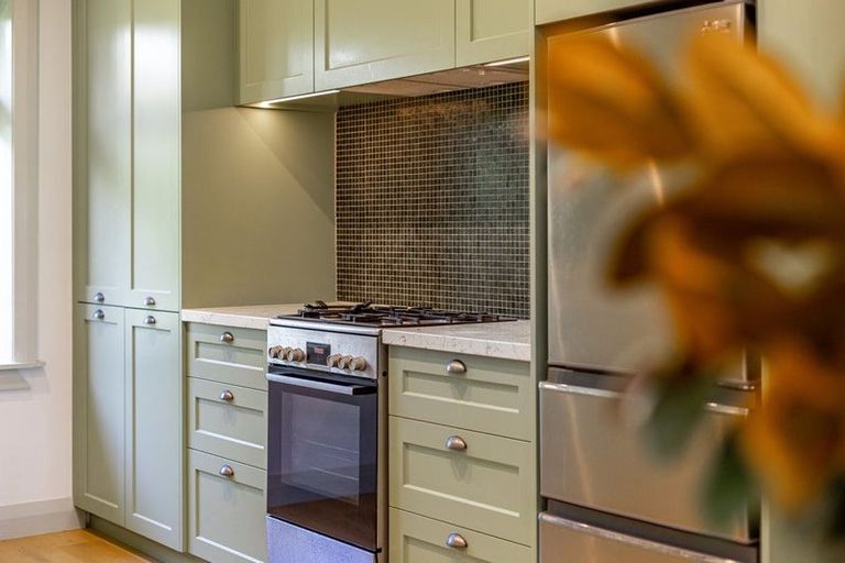 Photo of property in Hamilton Flats, 9a Hawker Street, Mount Victoria, Wellington, 6011