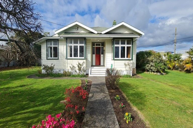 Photo of property in 2 Weraroa Road, Levin, 5510