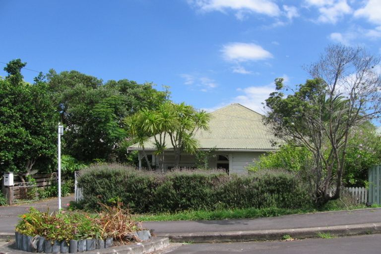 Photo of property in 27 Clarence Street, Devonport, Auckland, 0624