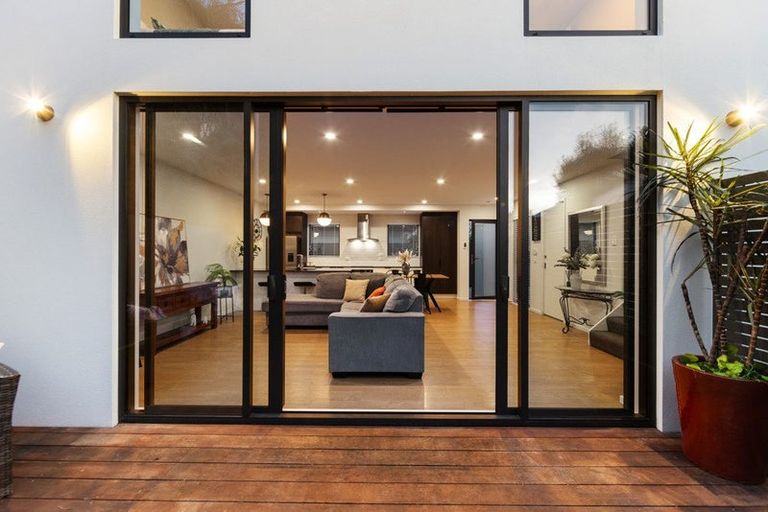 Photo of property in 3/27 Springfield Road, St Albans, Christchurch, 8014