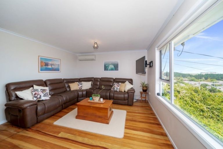 Photo of property in 14 Mount View Place, Spotswood, New Plymouth, 4310