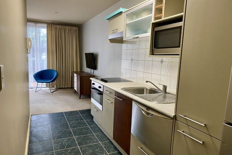 Photo of property in Atrium Apartments, 2c/154 The Terrace, Wellington Central, Wellington, 6011