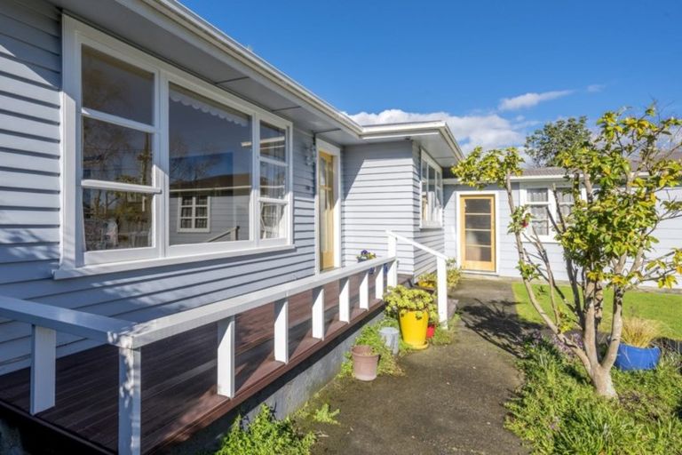 Photo of property in 181 Te Moana Road, Waikanae, 5036
