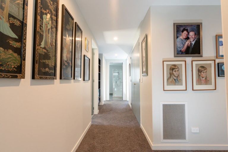 Photo of property in 6 Pukatea Close, Raumati Beach, Paraparaumu, 5032