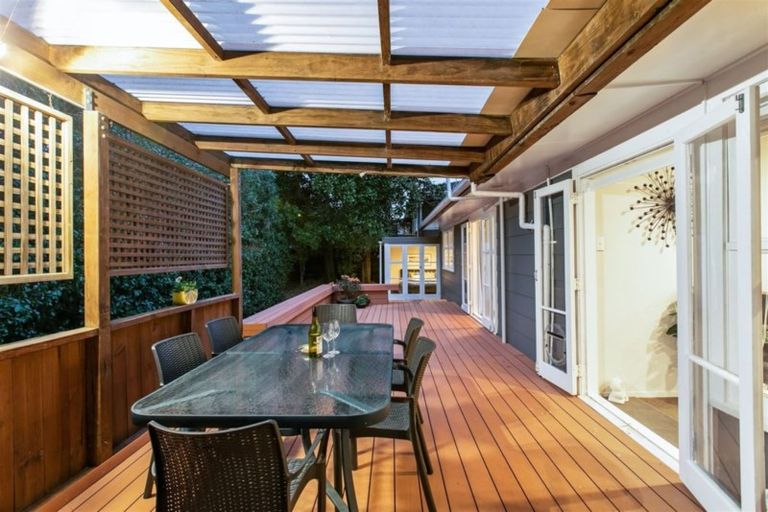 Photo of property in 2/32a Sunnynook Road, Sunnynook, Auckland, 0620