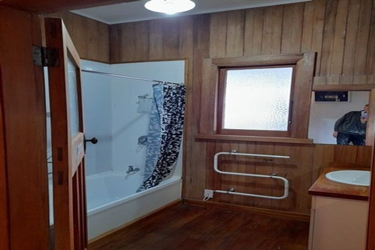 Photo of property in 42 Knowles Street, Terrace End, Palmerston North, 4410