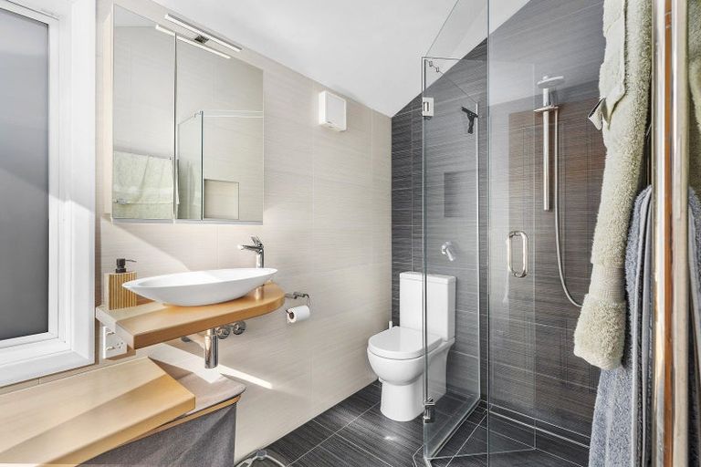 Photo of property in 1 View Road, Houghton Bay, Wellington, 6023