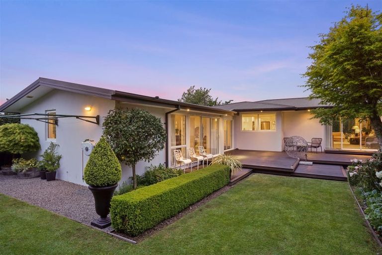 Photo of property in 22 Westburn Terrace, Burnside, Christchurch, 8041
