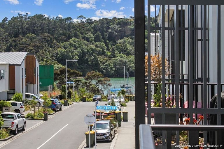 Photo of property in 27 Marine Parade, Hobsonville, Auckland, 0616