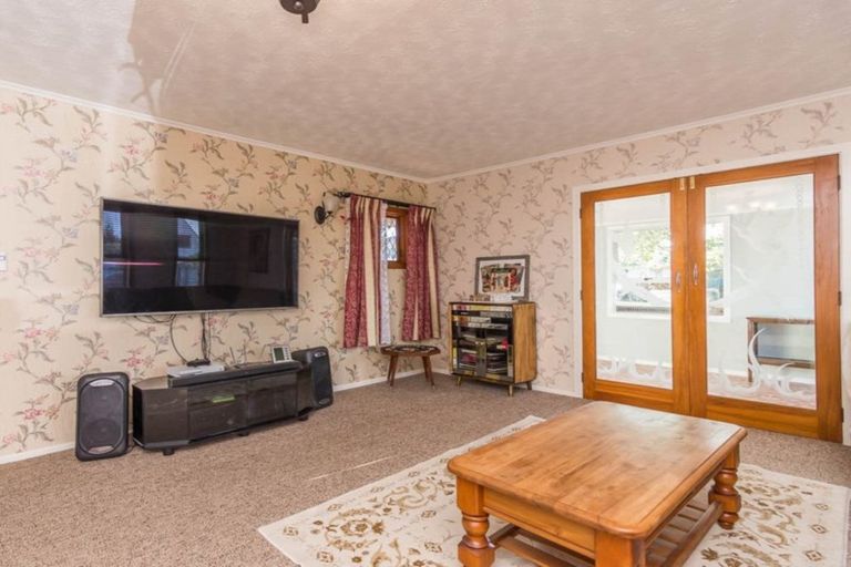 Photo of property in 20 Barrys Road, Glendene, Auckland, 0602