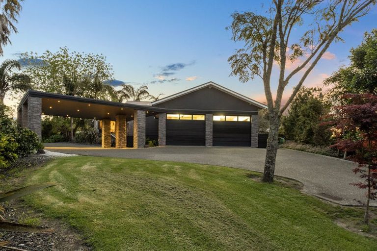 Photo of property in 97 Shaw Road, Oratia, Auckland, 0604