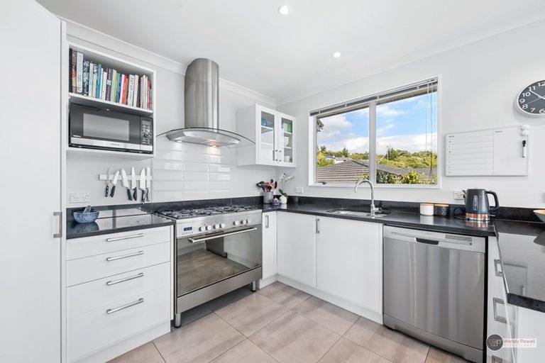 Photo of property in 7 Timaru Grove, Kelson, Lower Hutt, 5010