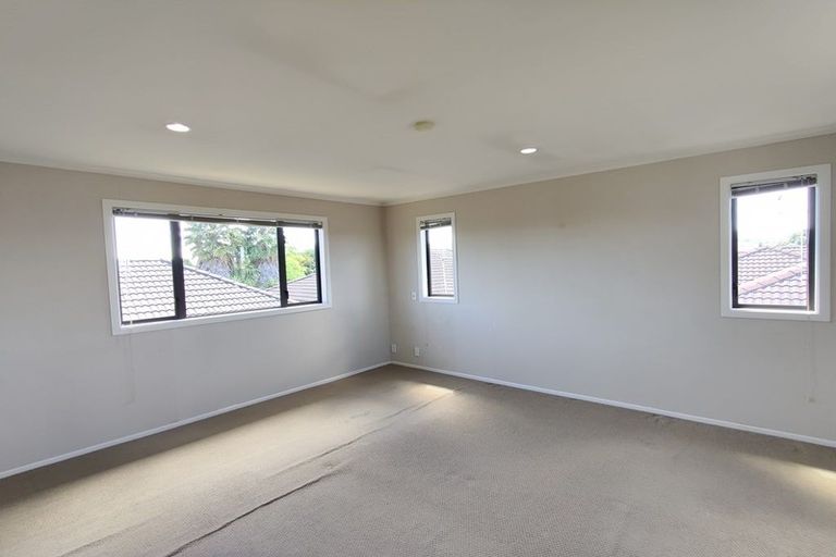 Photo of property in 6 Hampervale Place, Flat Bush, Auckland, 2016