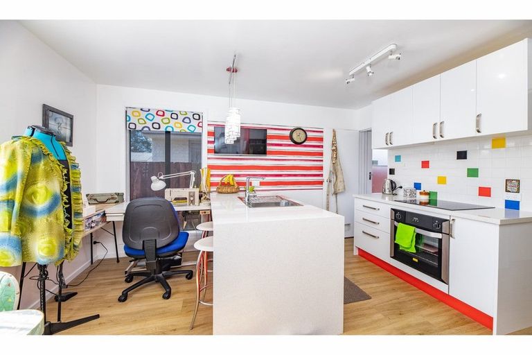 Photo of property in 2/97 Hay Street, Bromley, Christchurch, 8062