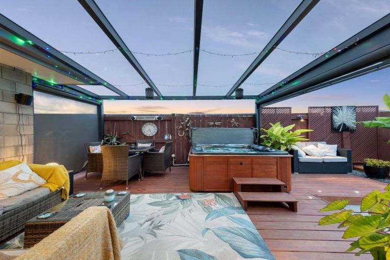 Photo of property in 32 Sabre Street, Papamoa Beach, Papamoa, 3118