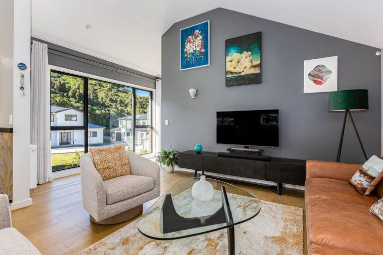 Photo of property in 106 Silverstream Road, Crofton Downs, Wellington, 6035