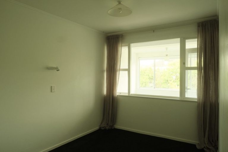 Photo of property in 1/18 Agra Crescent, Khandallah, Wellington, 6035