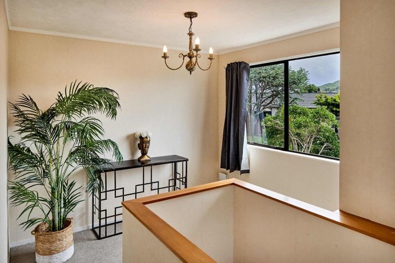 Photo of property in 19 Puketai Place, Pukerua Bay, 5026