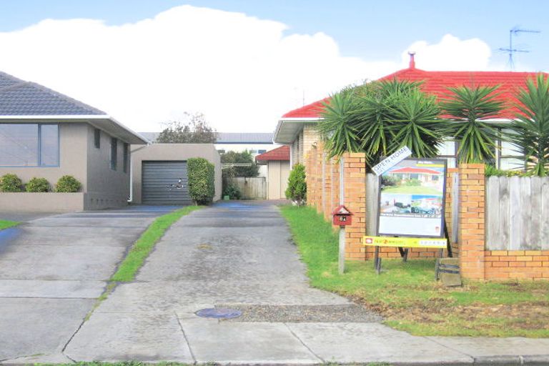 Photo of property in 1/8 Waller Avenue, Bucklands Beach, Auckland, 2012