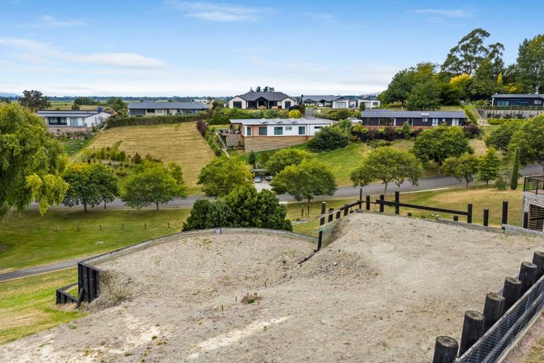 Photo of property in 8 Lake View Place, Fairhall, 7272