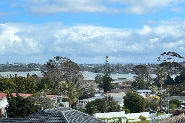 Photo of property in 6/27 Carole Crescent, Pakuranga, Auckland, 2010