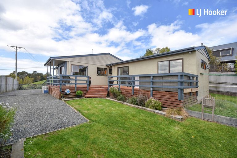 Photo of property in 52 Oxley Crescent, Broad Bay, Dunedin, 9014