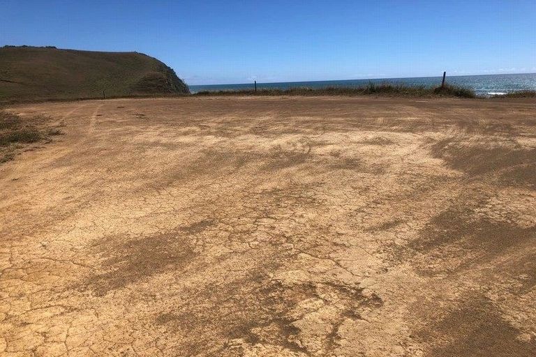 Photo of property in 2 Washer Road, Omata, New Plymouth, 4374