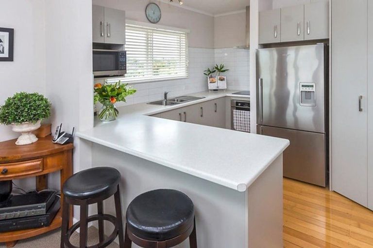 Photo of property in 60 Uxbridge Road, Mellons Bay, Auckland, 2014