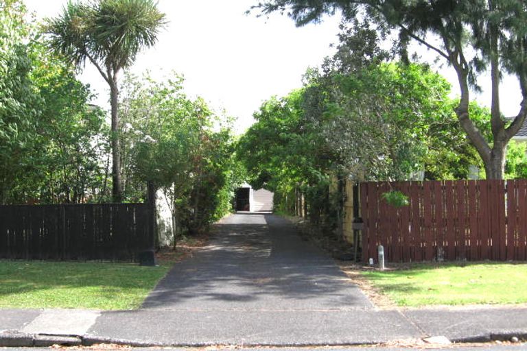 Photo of property in 7 Pankhurst Place, Sunnyvale, Auckland, 0612