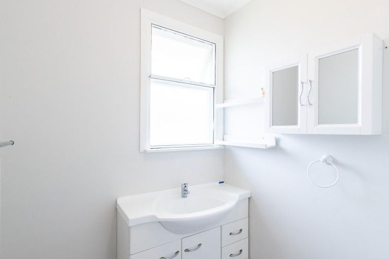 Photo of property in 54 Speargrass Grove, Timberlea, Upper Hutt, 5018