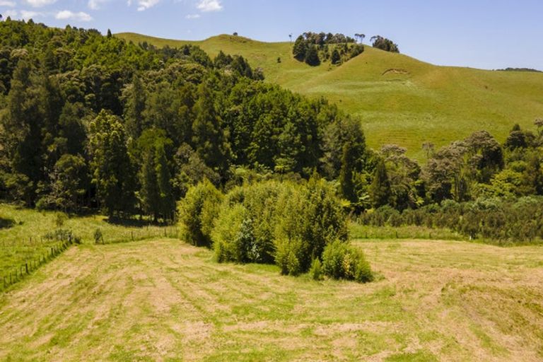 Photo of property in 674 Millbrook Road, Waipu, 0582