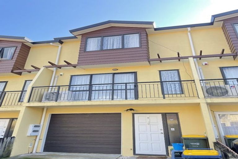 Photo of property in 9/8 Margan Avenue, New Lynn, Auckland, 0600