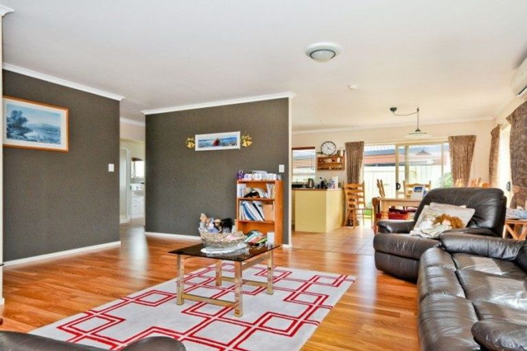 Photo of property in 30 Northmeadow Drive, Rototuna, Hamilton, 3210