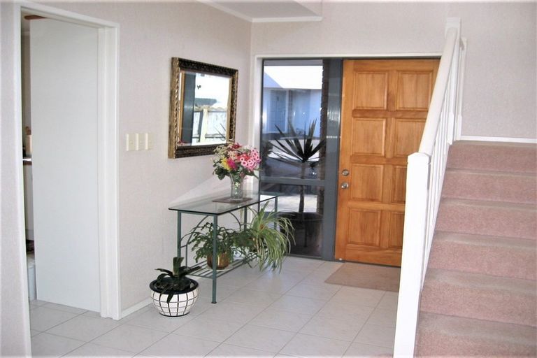 Photo of property in 8 Dunn Place, Farm Cove, Auckland, 2010