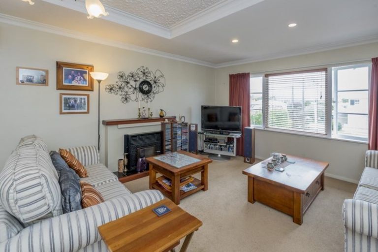 Photo of property in 16 Chester Street, Levin, 5510