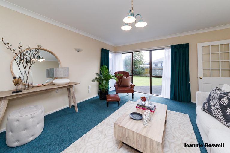 Photo of property in 19 Clearview Drive, Milson, Palmerston North, 4414