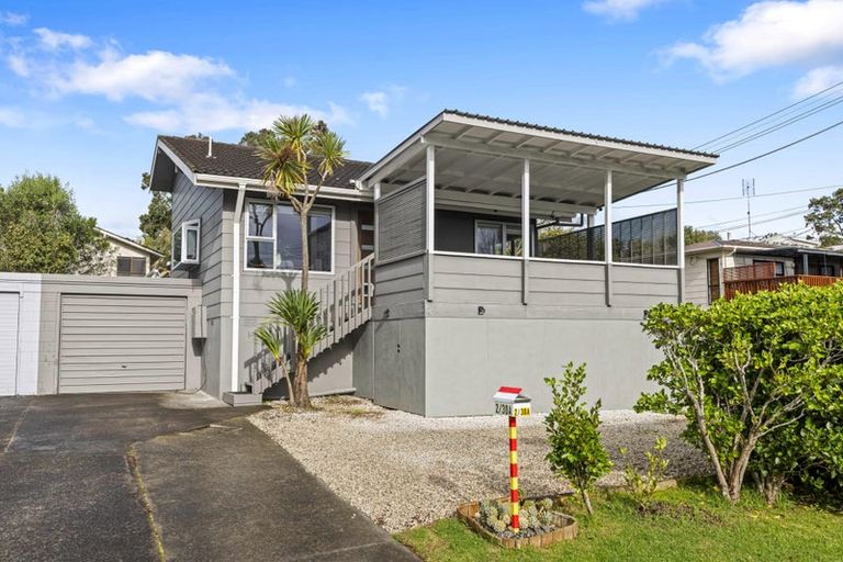 Photo of property in 2/30a Glenvar Road, Torbay, Auckland, 0630