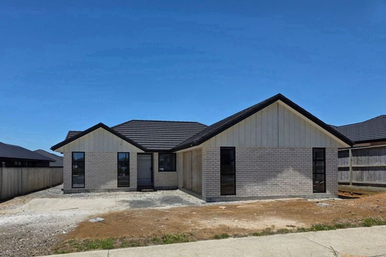 Photo of property in 11 Booker Drive, Tuakau, 2121