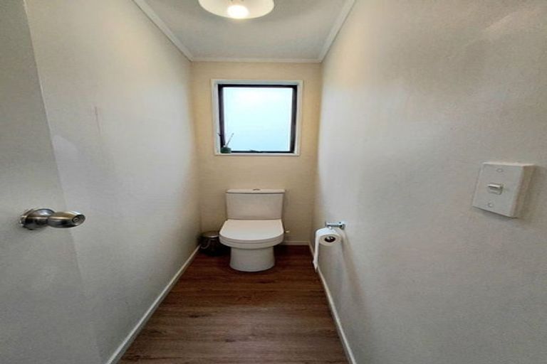 Photo of property in 1/30 Chislehurst Street, Henderson, Auckland, 0612