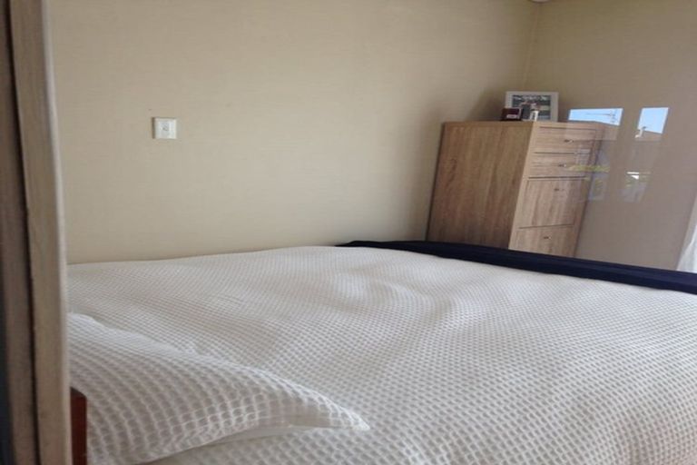 Photo of property in 84 Ocean View Road, Northcote, Auckland, 0627